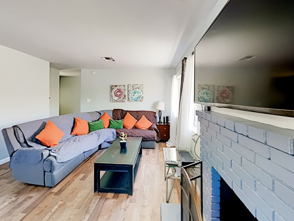 Anaheim Home 1022532