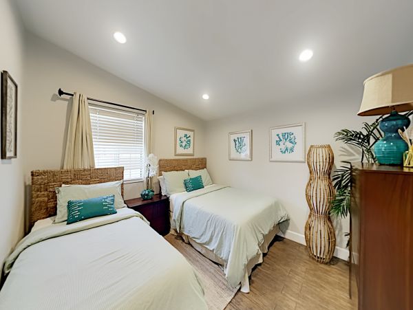 Anaheim Home 1022533