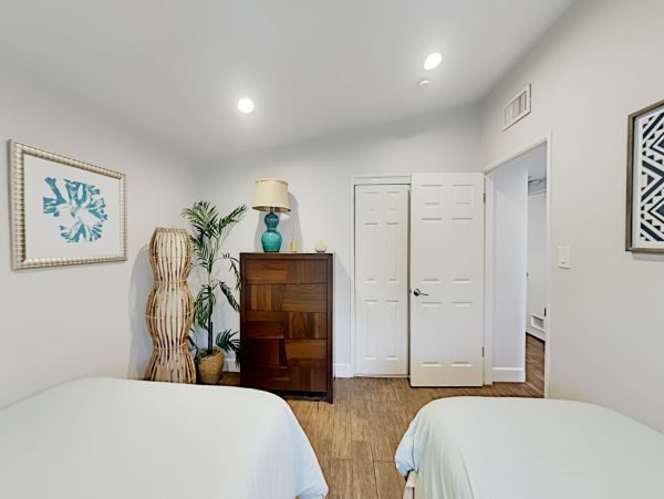 Anaheim Home 1022533