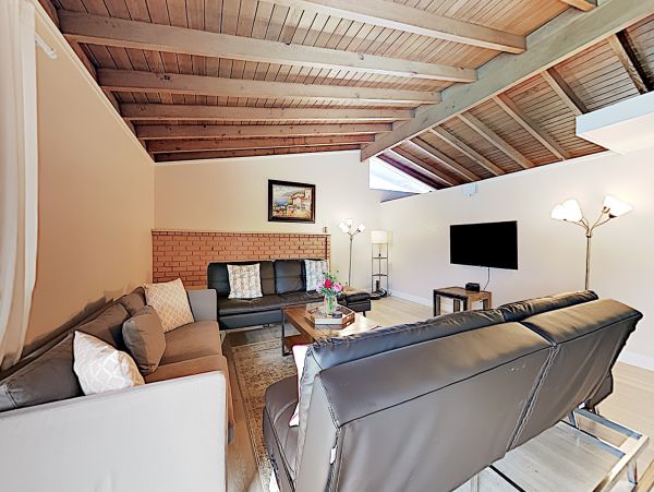 Anaheim Home 1022534