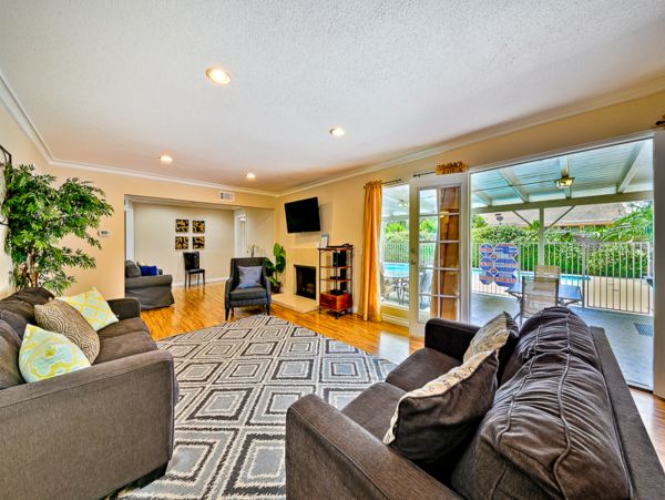 Anaheim Home 1022535