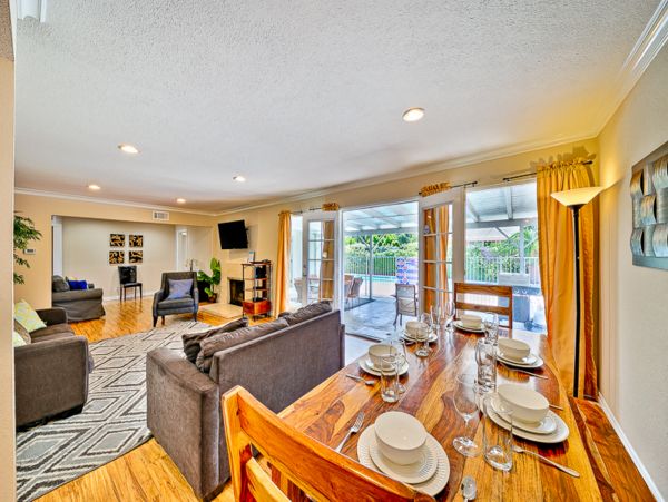 Anaheim Home 1022535