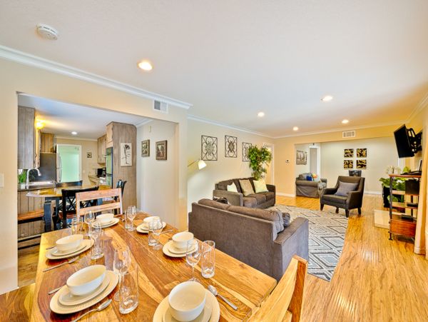 Anaheim Home 1022535