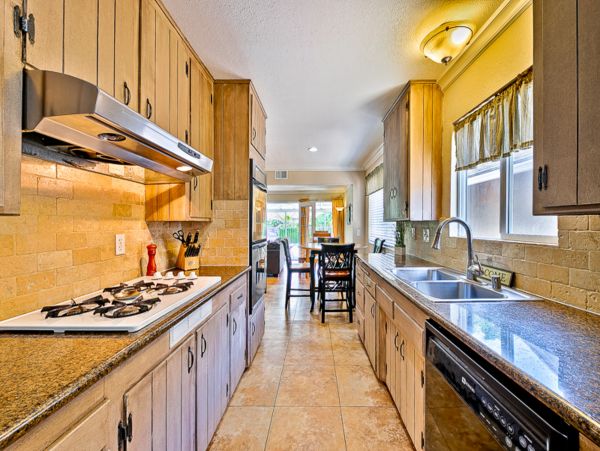 Anaheim Home 1022535