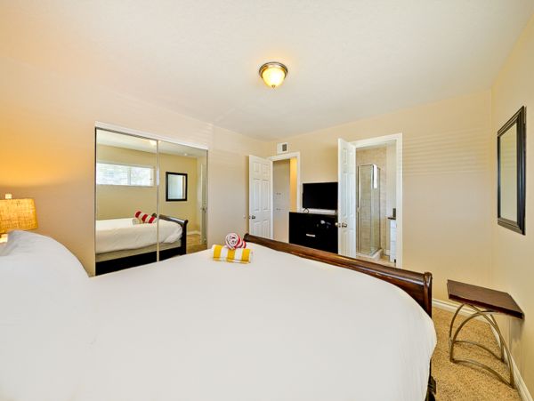 Anaheim Home 1022535