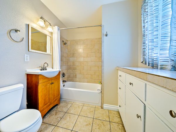 Anaheim Home 1022535