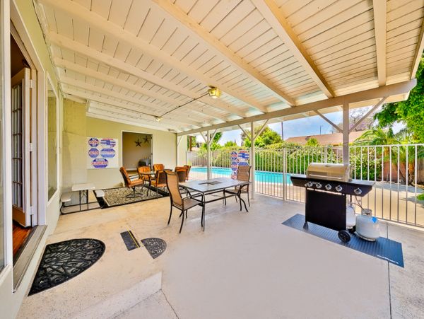 Anaheim Home 1022535