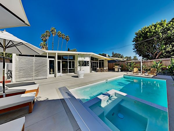 Anaheim Home 1022536
