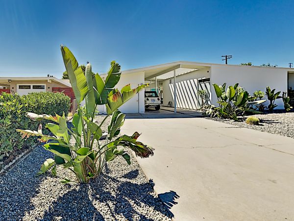 Anaheim Home 1022536