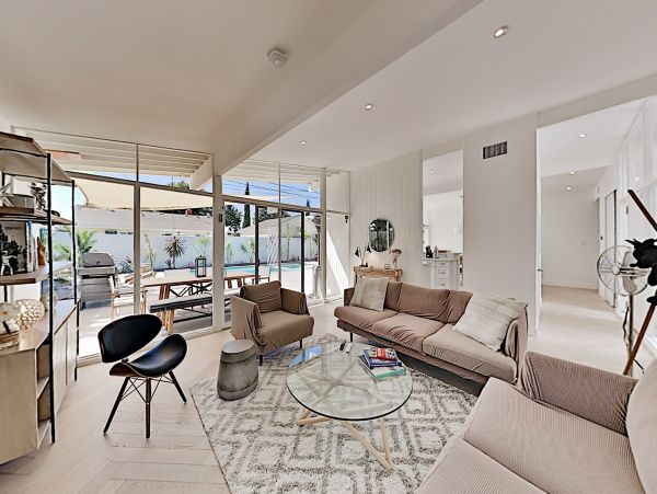 Anaheim Home 1022536