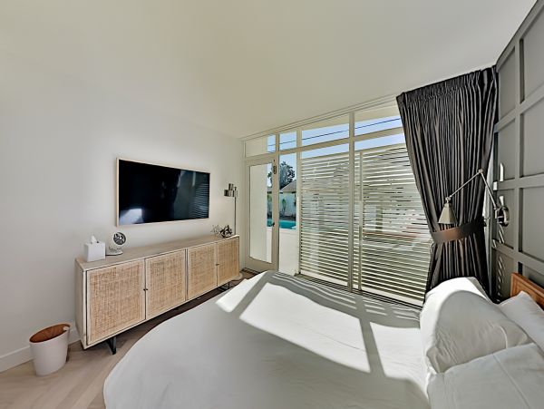 Anaheim Home 1022536