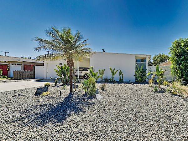 Anaheim Home 1022536