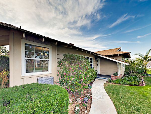 Anaheim Home 1022537