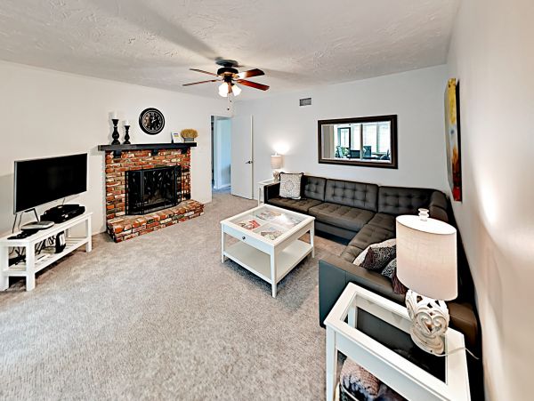 Anaheim Home 1022537