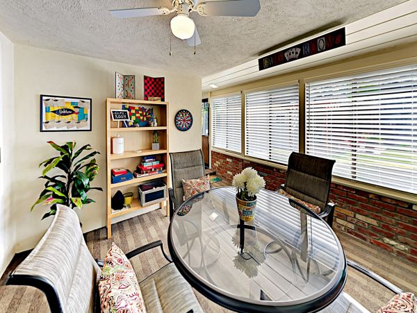 Anaheim Home 1022537