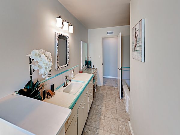 Anaheim Home 1022537