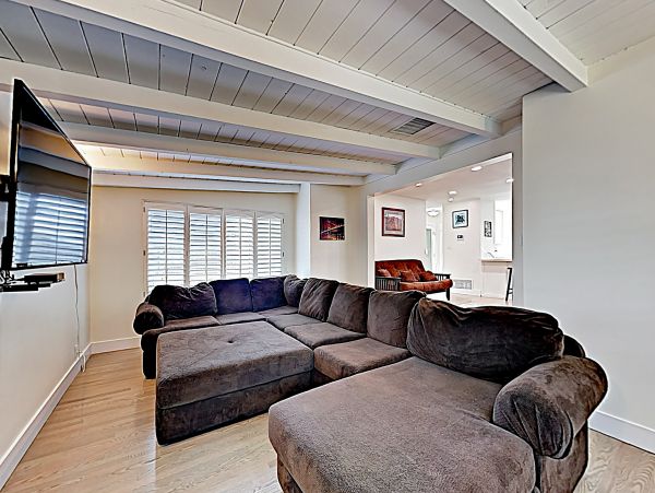 Anaheim Home 1022538