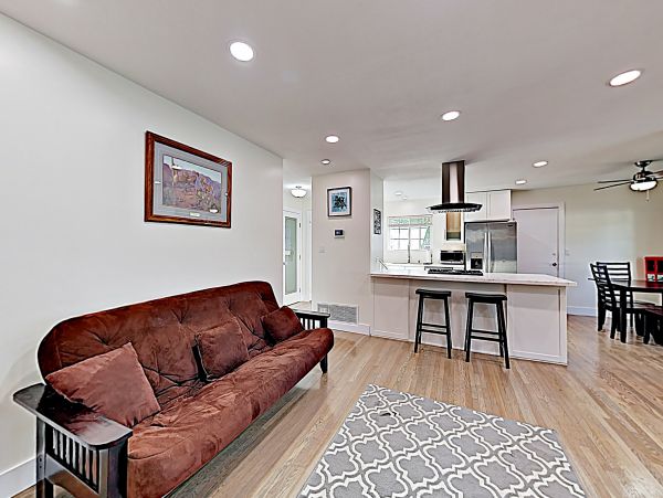 Anaheim Home 1022538