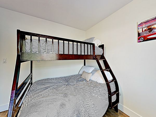 Anaheim Home 1022538