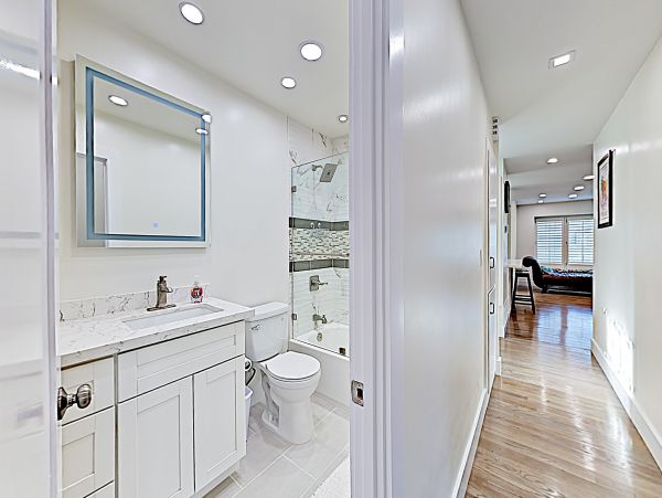 Anaheim Home 1022538