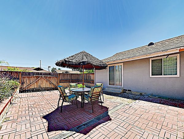 Anaheim Home 1022538