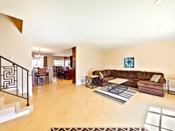 Anaheim Home 1022539