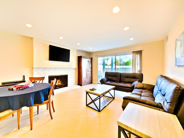 Anaheim Home 1022539