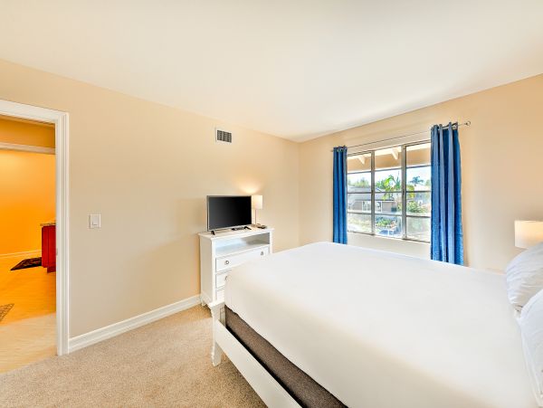 Anaheim Home 1022539
