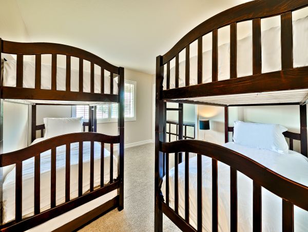 Anaheim Home 1022539