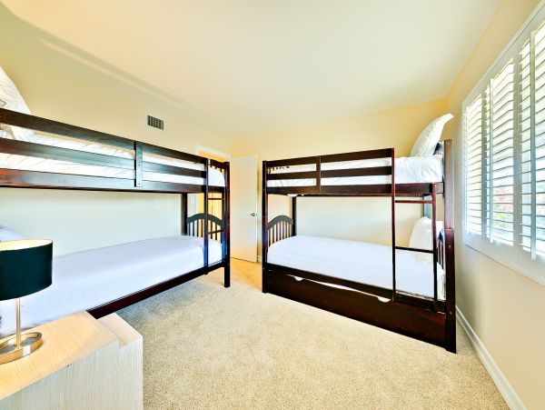 Anaheim Home 1022539
