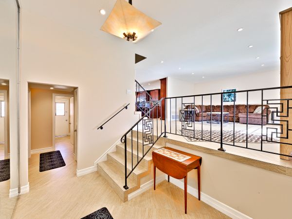 Anaheim Home 1022539