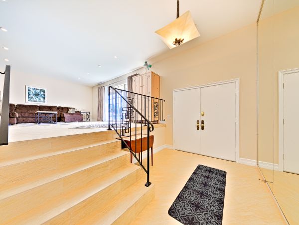 Anaheim Home 1022539