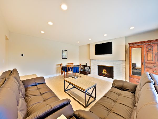 Anaheim Home 1022539