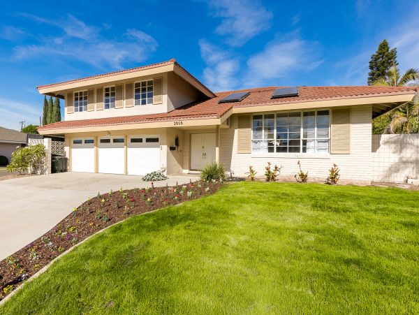 Anaheim Home 1022539