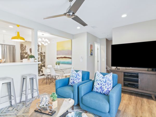 Anaheim Home 1022540