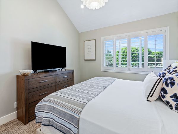 Anaheim Home 1022540