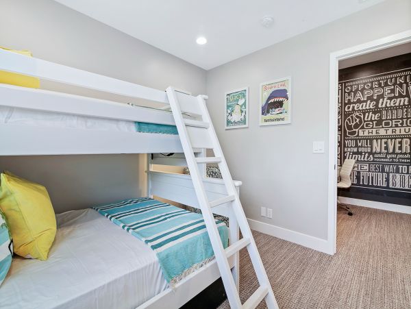 Anaheim Home 1022540