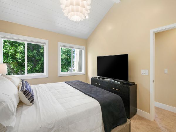 Anaheim Home 1022541