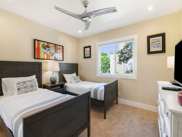 Anaheim Home 1022541