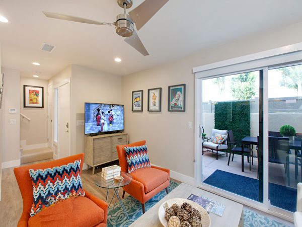 Anaheim Home 1022542