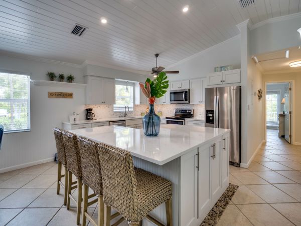 Three Bedroom Close to Beach Home with Private Pool Sleeps 6