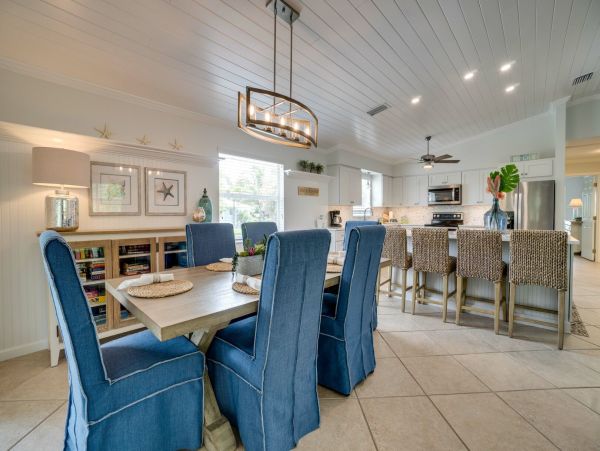 Three Bedroom Close to Beach Home with Private Pool Sleeps 6