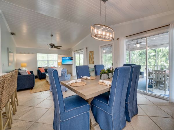 Three Bedroom Close to Beach Home with Private Pool Sleeps 6
