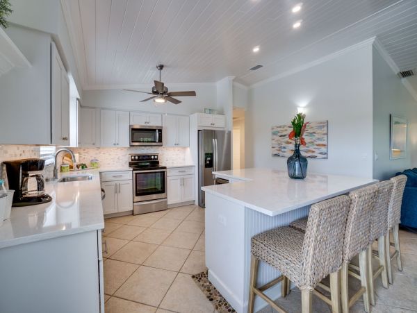 Three Bedroom Close to Beach Home with Private Pool Sleeps 6
