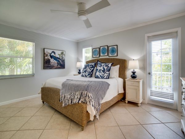 Three Bedroom Close to Beach Home with Private Pool Sleeps 6