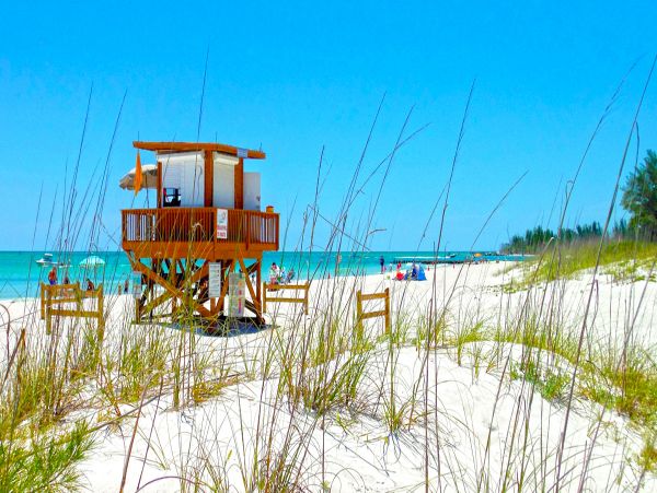 Bradenton Beach Vacation Condo Two Bedroom Walk to Beach