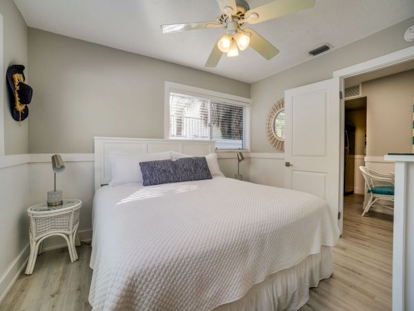 Walk to Beach Bradenton Beach Vacation Condo Two Bedroom