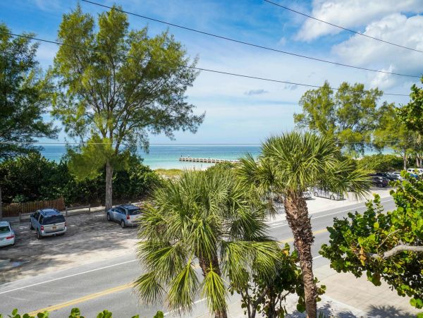 Bradenton Beach Vacation Condo Two Bedroom