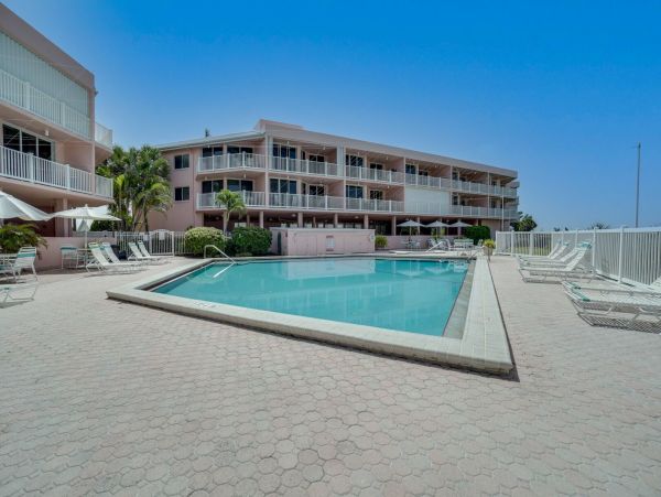 Luxury Gulf Front Condo with Stunning Views & Exceptional Amenities