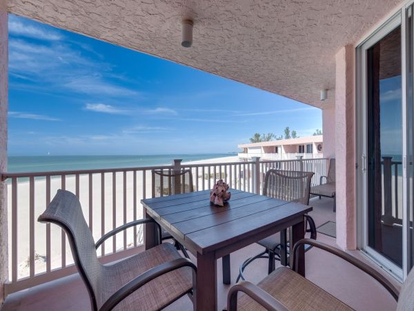 Luxury Gulf Front Condo with Stunning Views & Exceptional Amenities